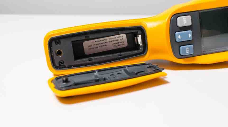 fluke 62 MAX plus battery compartment